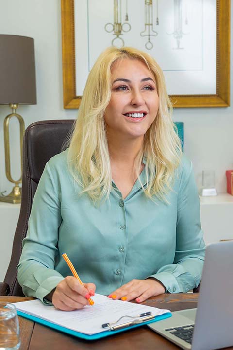 Dr. Özge Aydın